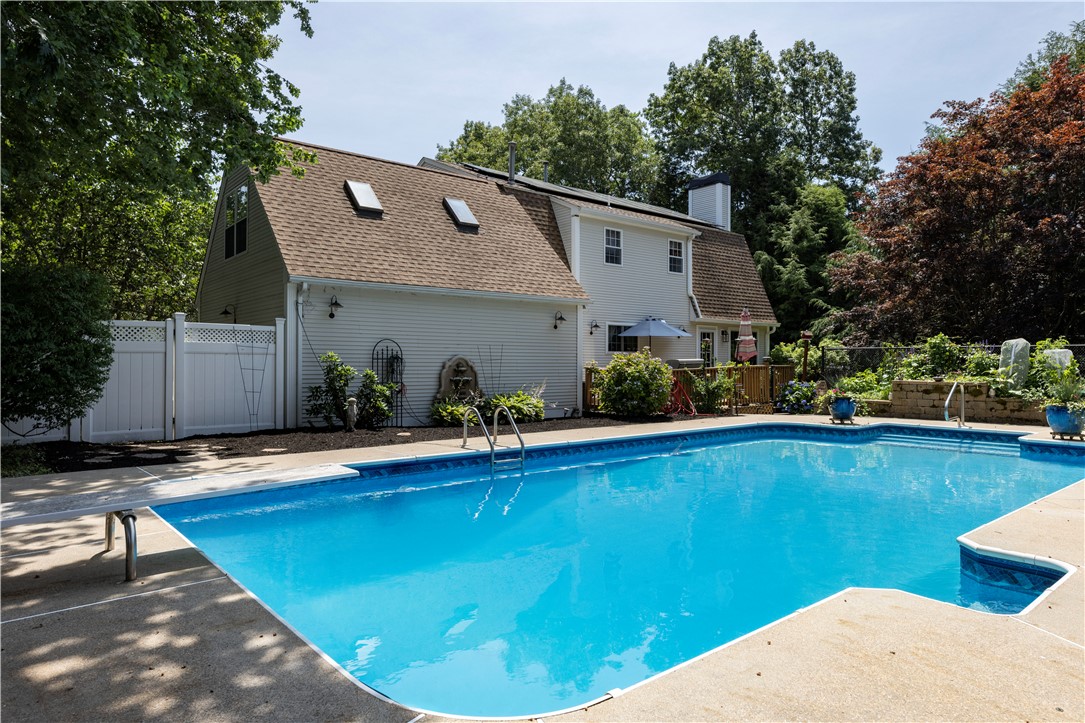 18 Watch Hill Way