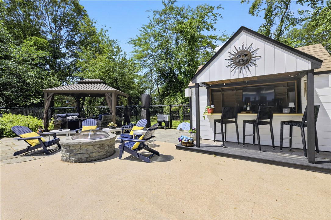 18 Watch Hill Way