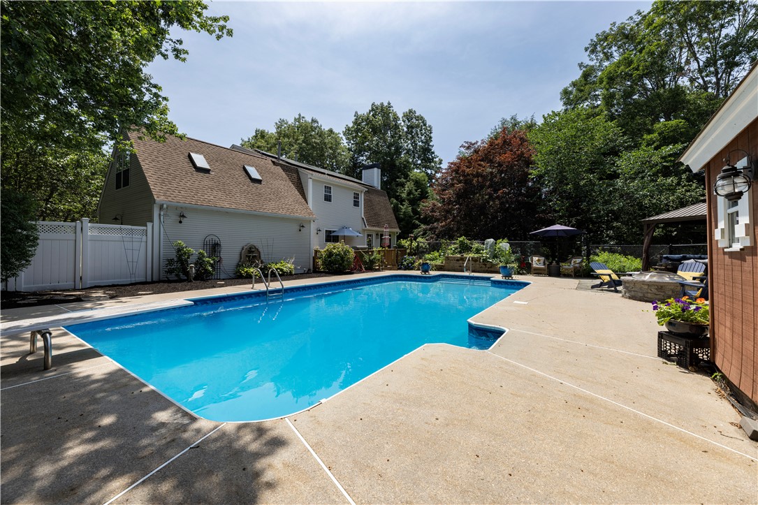 18 Watch Hill Way