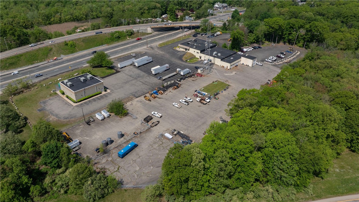 1320 Eddie Dowling Highway