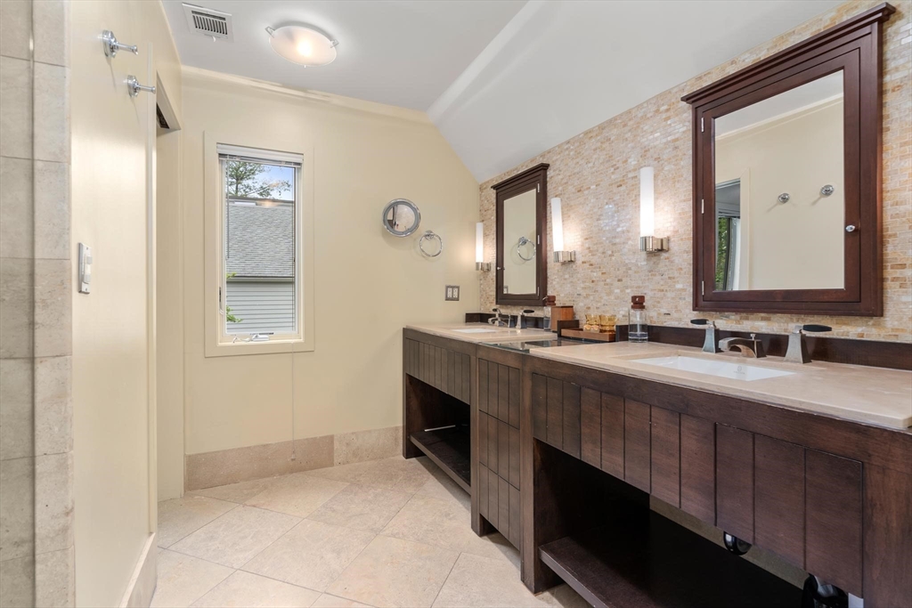 511 Boylston St # 511