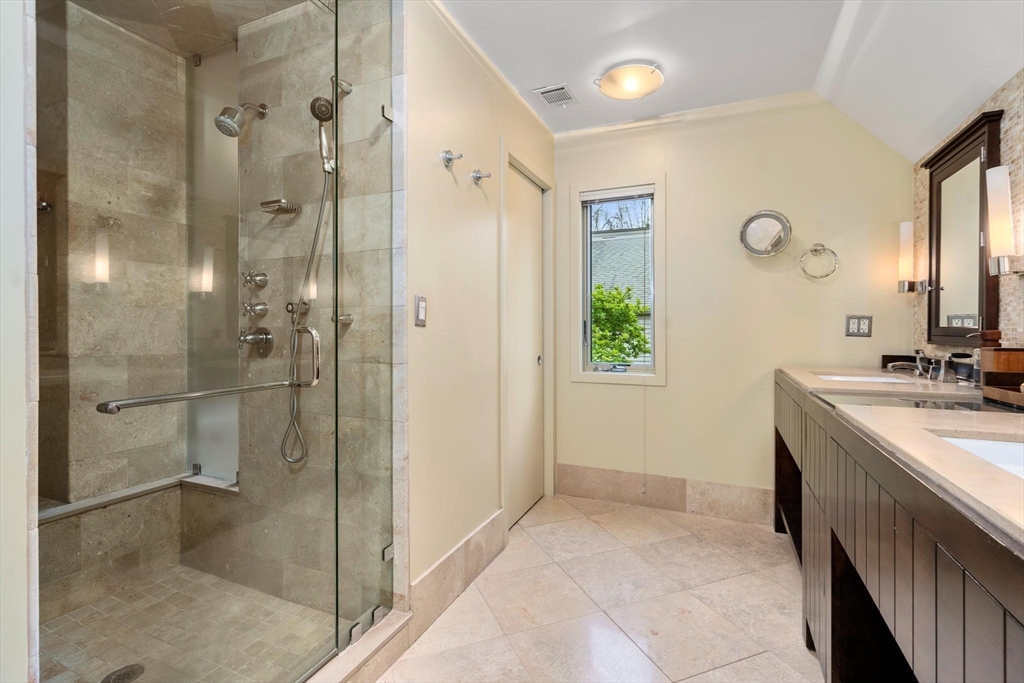 511 Boylston St # 511