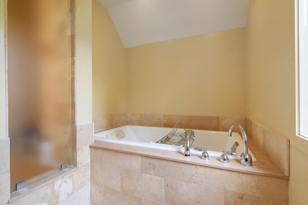 511 Boylston St # 511