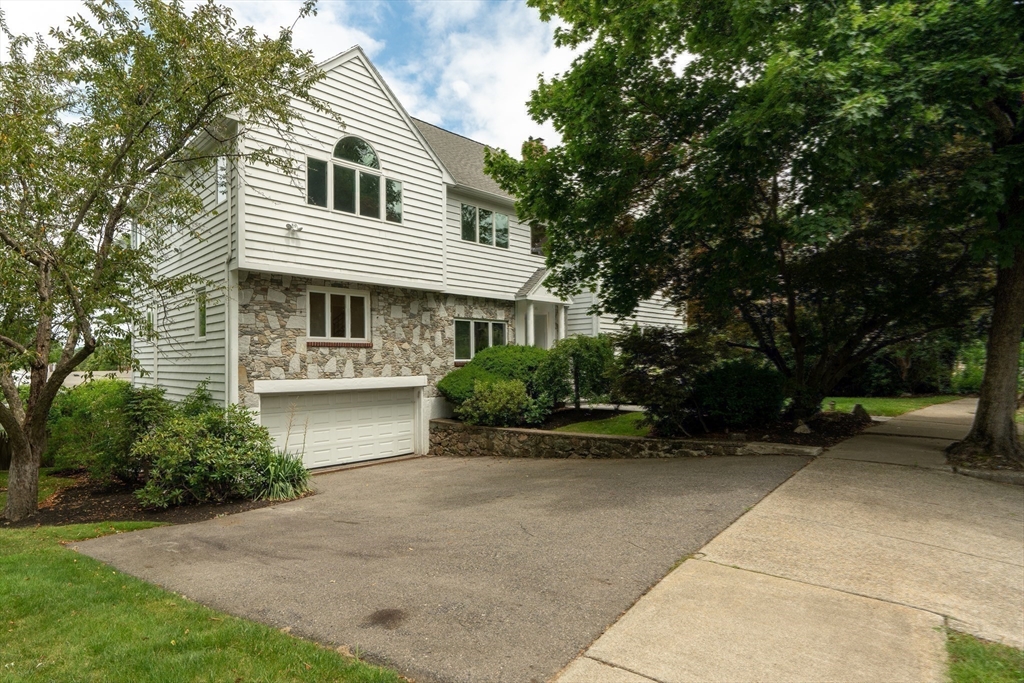 15 Marcellus Dr