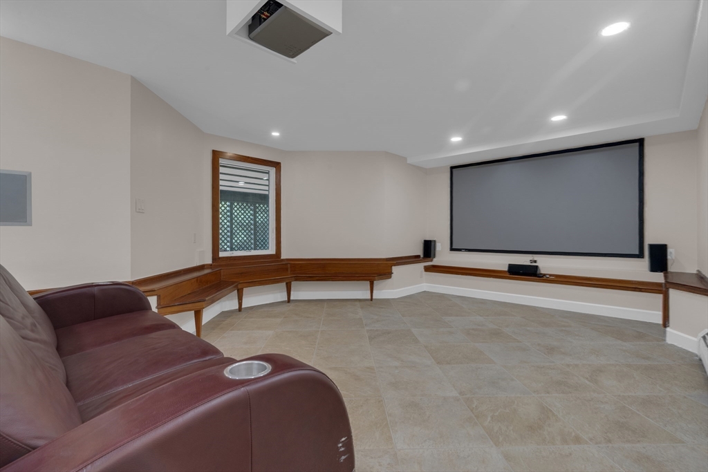 15 Marcellus Dr