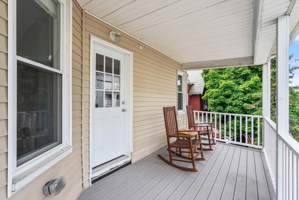 90 Easton St # 2