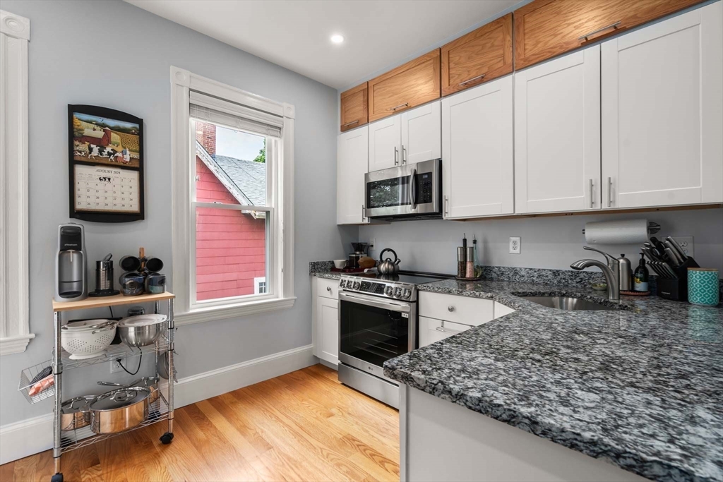 90 Easton St # 2