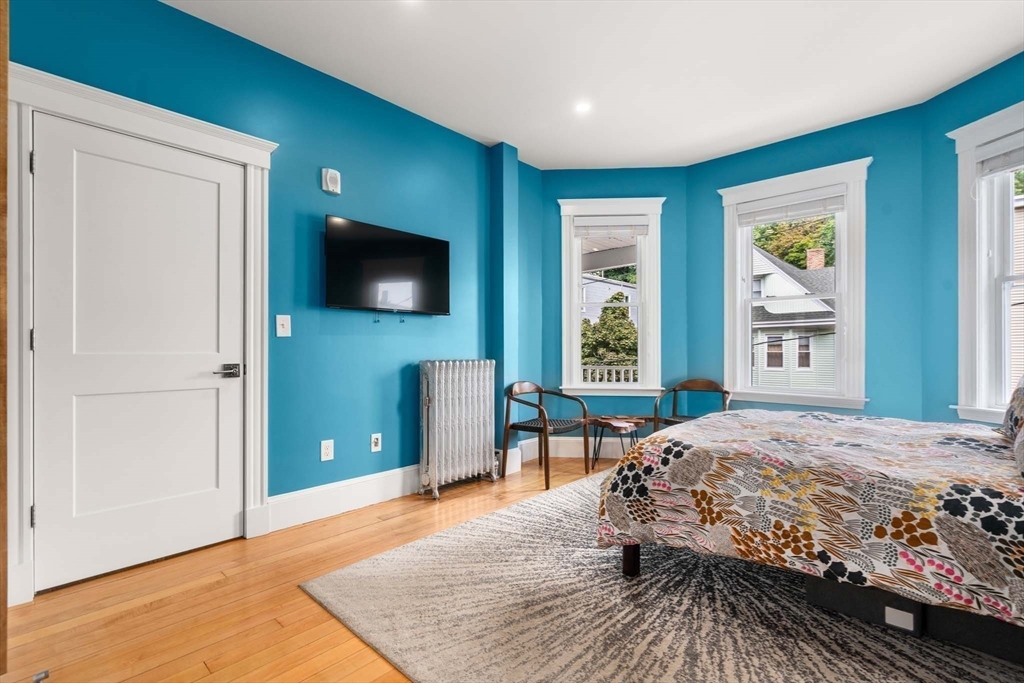 90 Easton St # 2