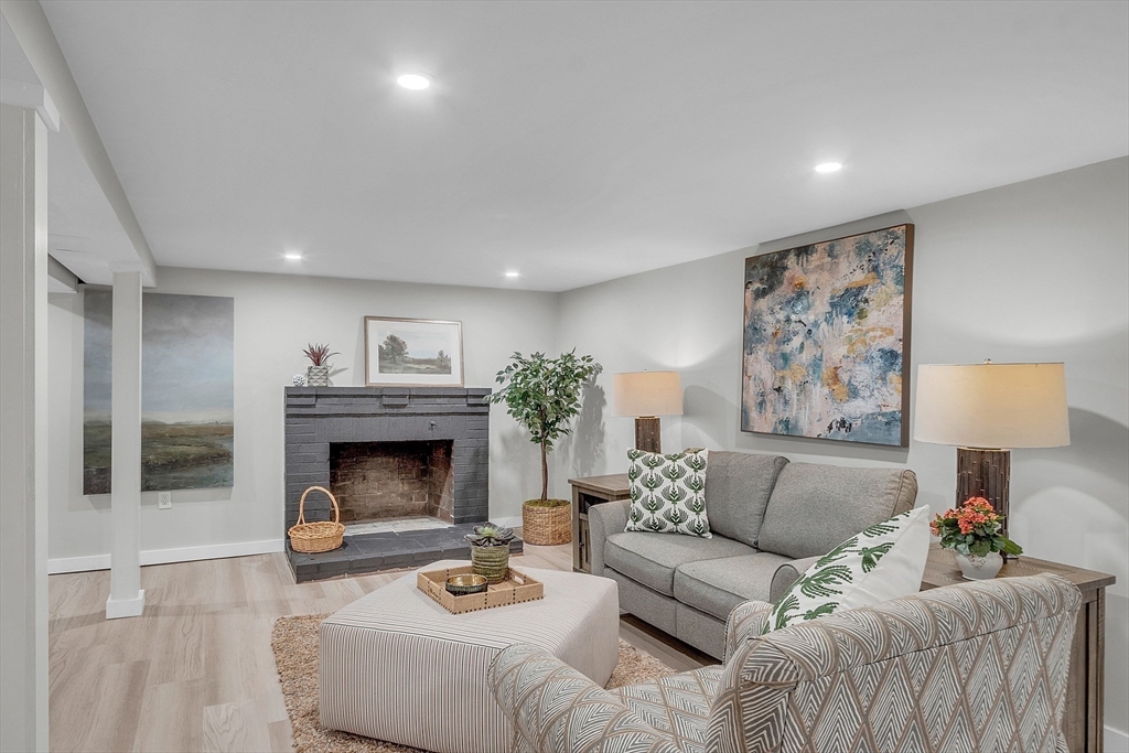 26 Arcadia Ave