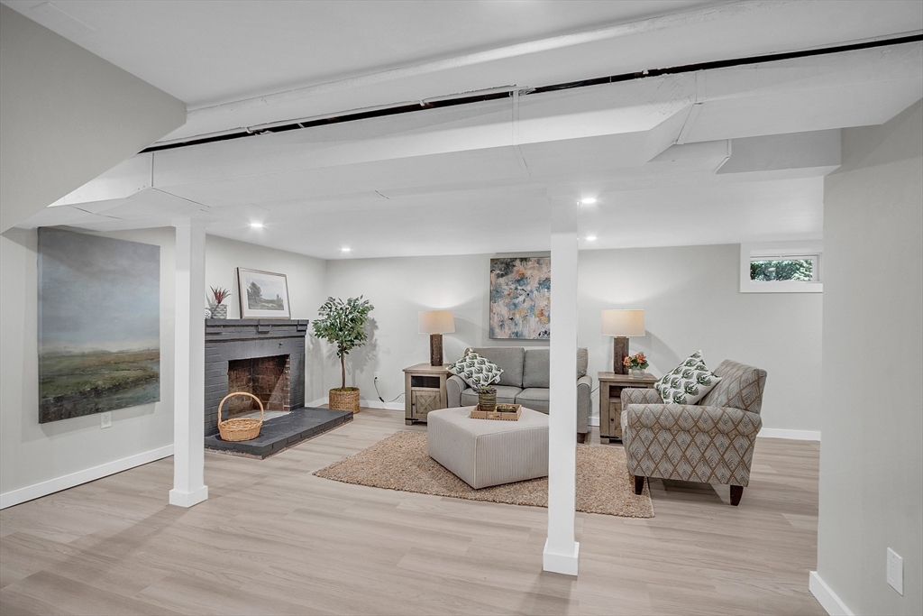 26 Arcadia Ave