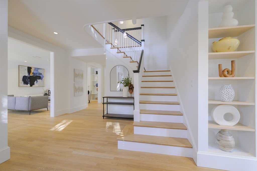 33 Hancock Ave