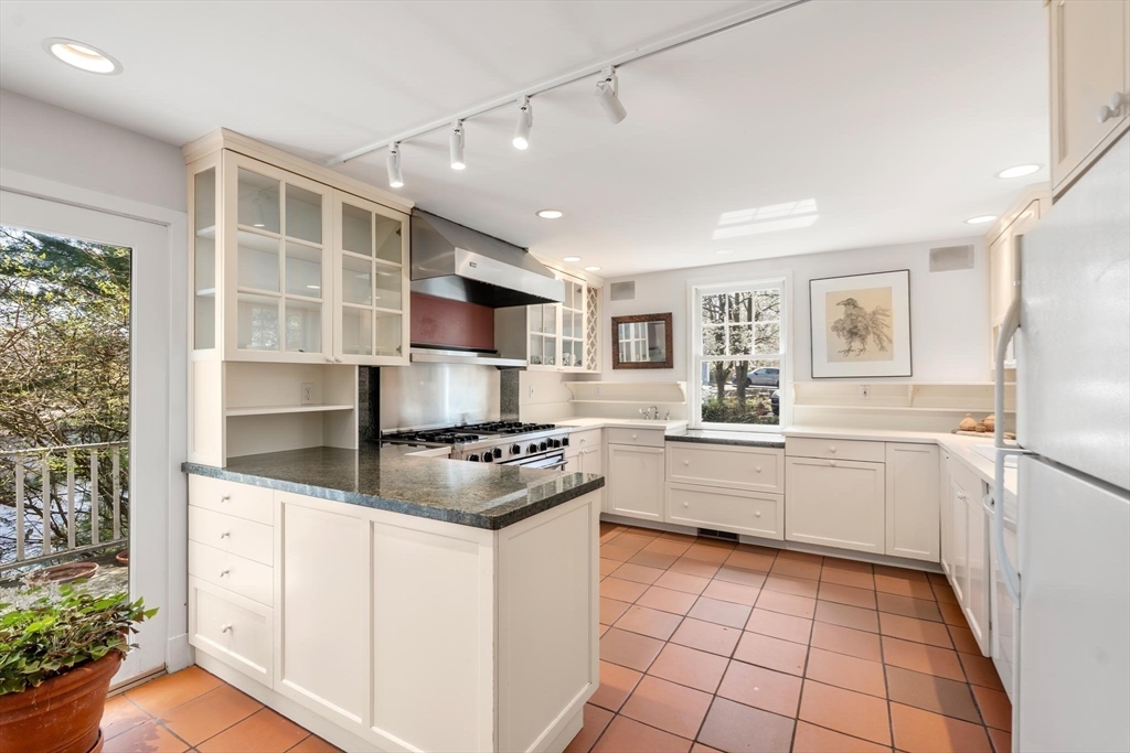 85 Kingswood Rd