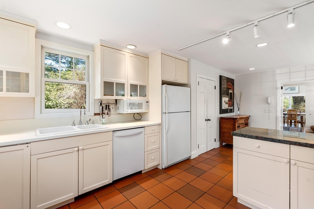 85 Kingswood Rd