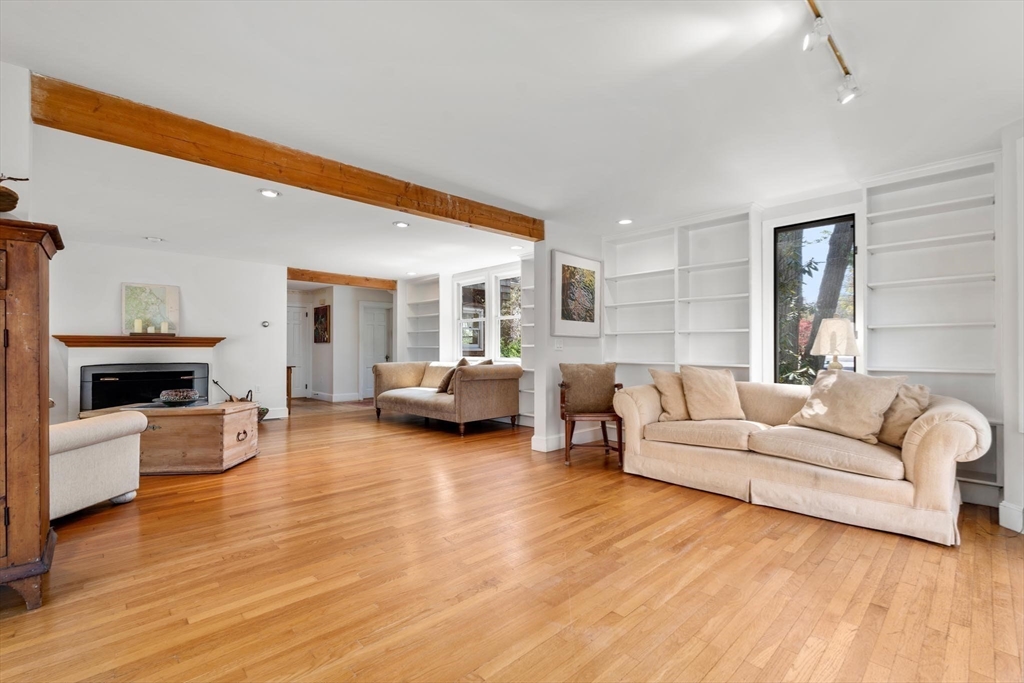 85 Kingswood Rd