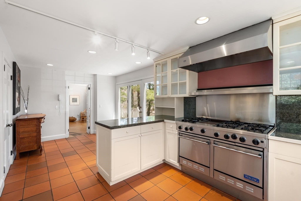 85 Kingswood Rd