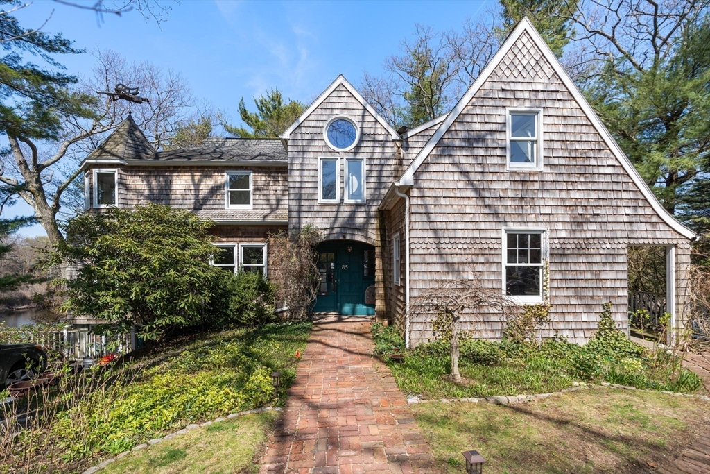 85 Kingswood Rd