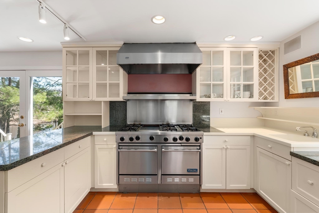 85 Kingswood Rd