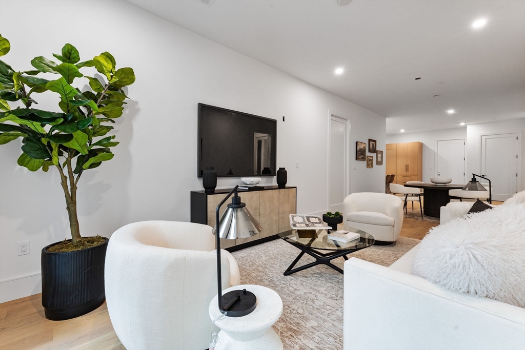 1114 Beacon St. # 109