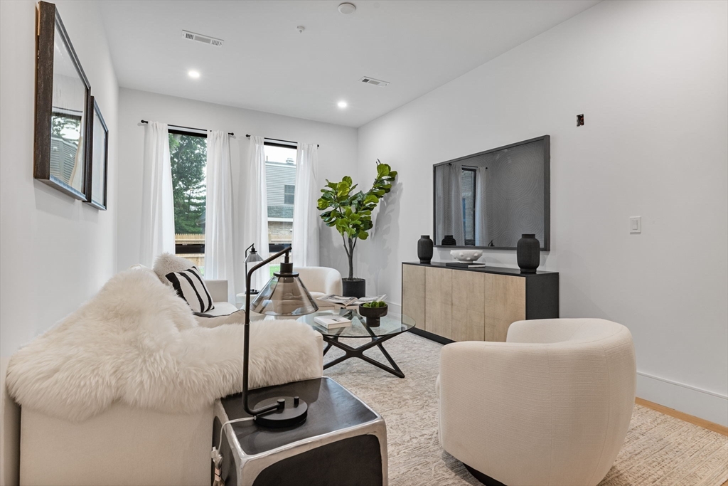 1114 Beacon St. # 109