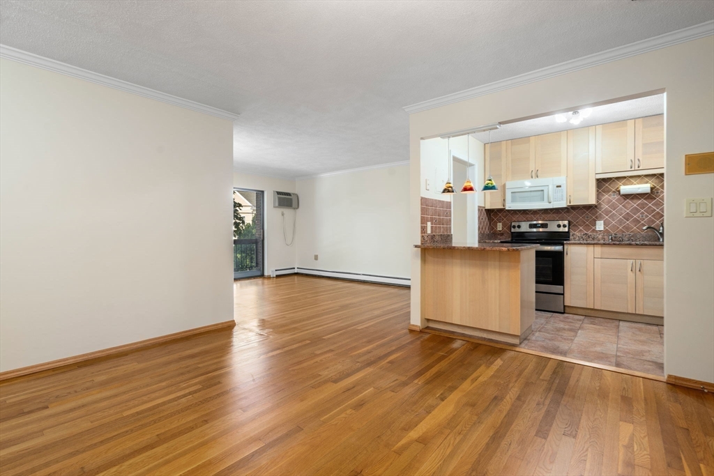 655 Saw Mill Brook Pkwy # 11