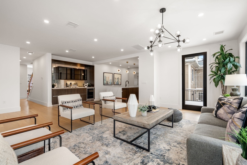 116 Thorndike St # 2