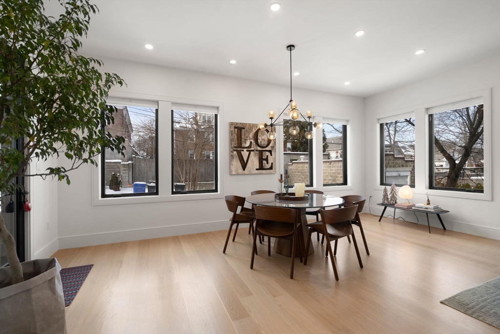 116 Thorndike St # 1