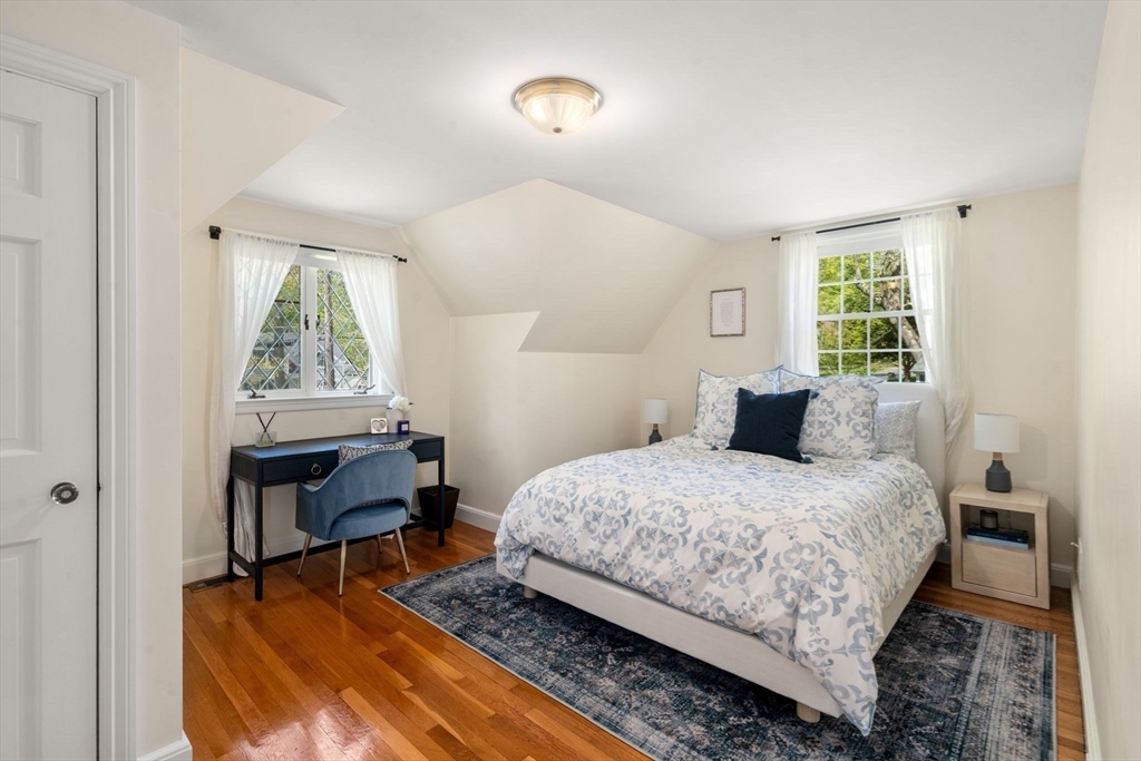 14 Standish Rd