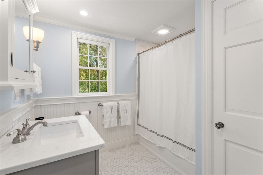14 Standish Rd