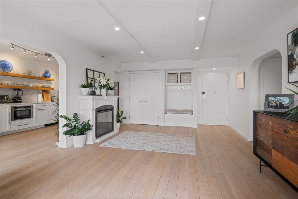 1731 Beacon St # 1403