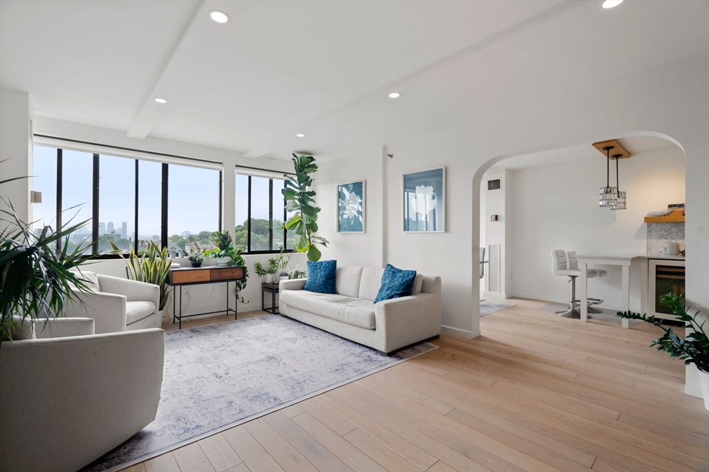 1731 Beacon St # 1403