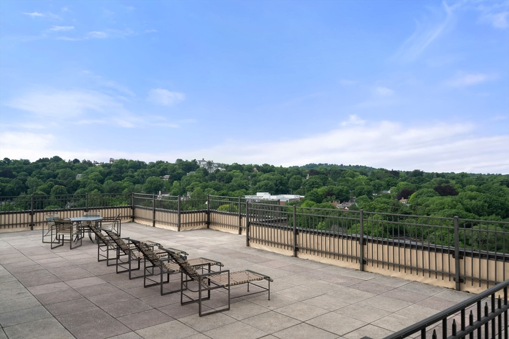 1731 Beacon St # 1403