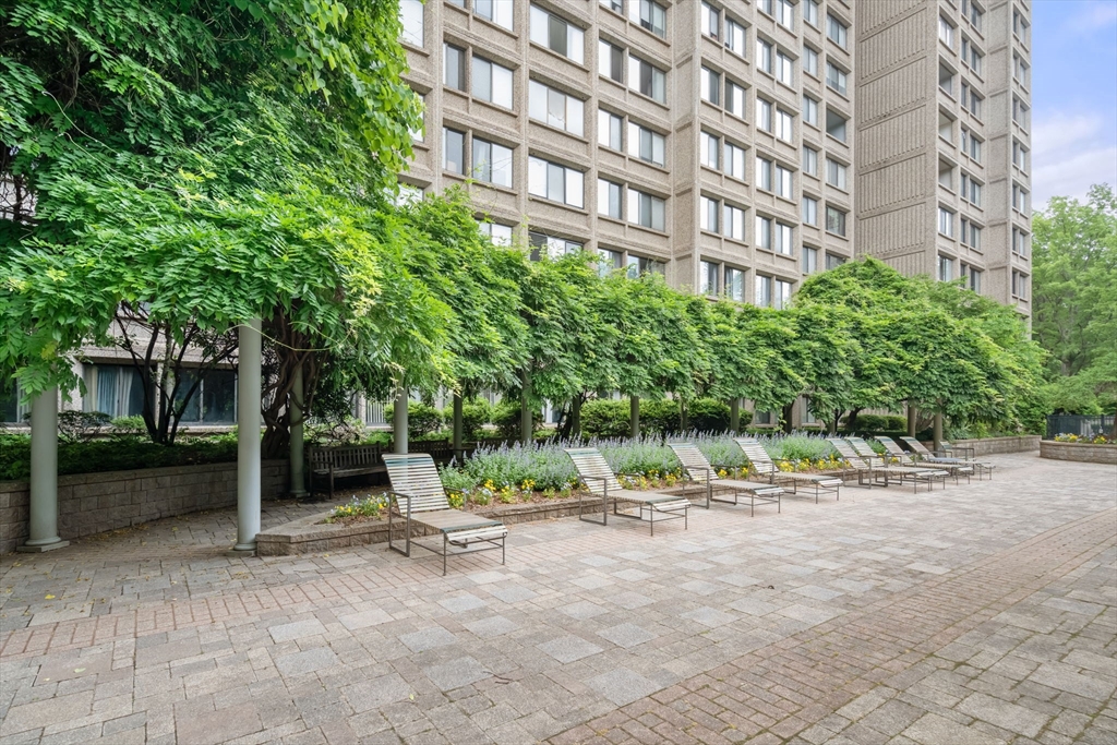 1731 Beacon St # 1403