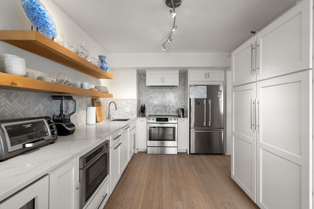 1731 Beacon St # 1403