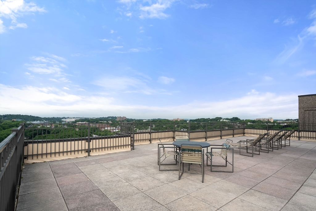 1731 Beacon St # 1403