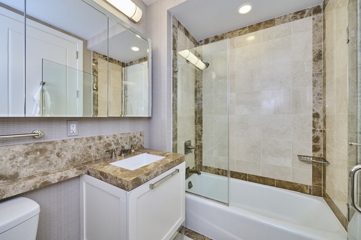400 Stuart Street # 16K