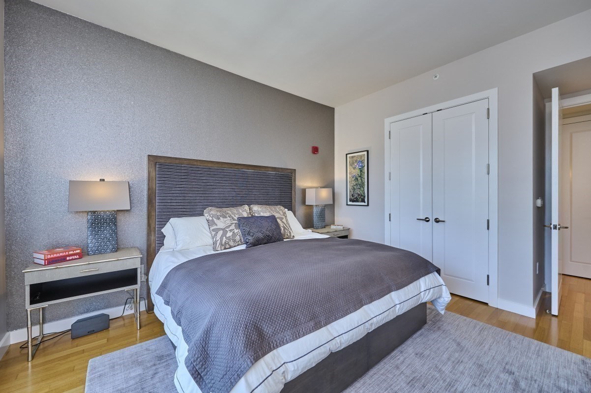 400 Stuart Street # 16K