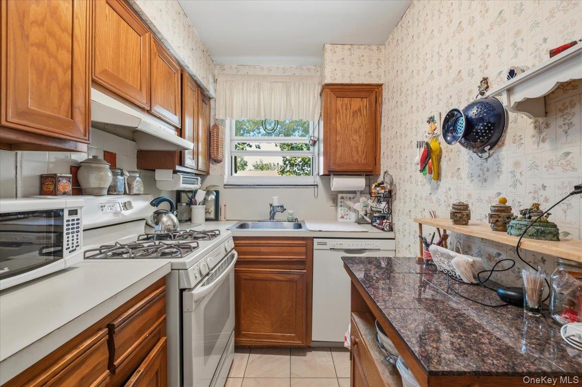 74 Edwards Street Unit: 2B