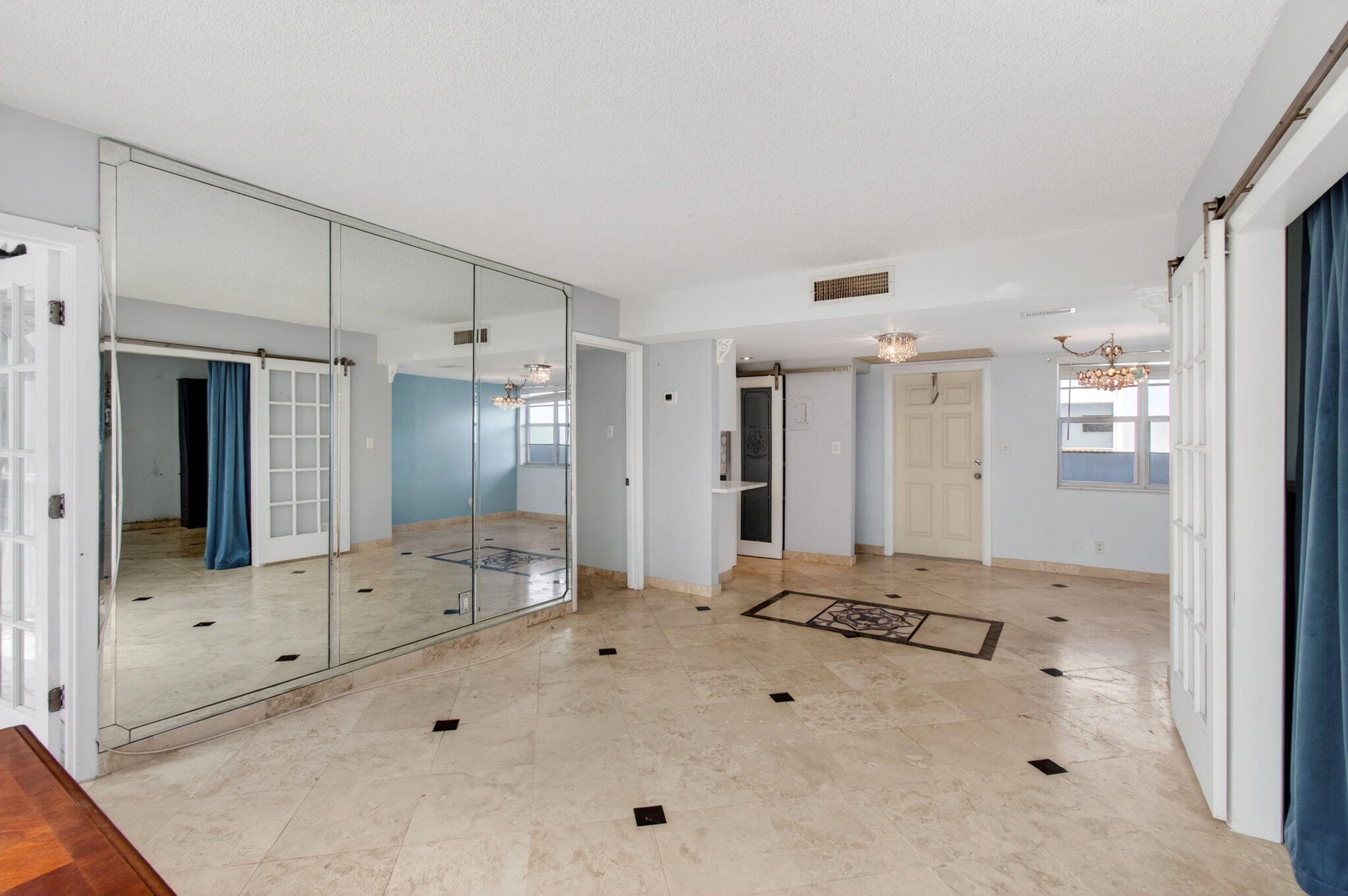 1810 New Palm Way 316