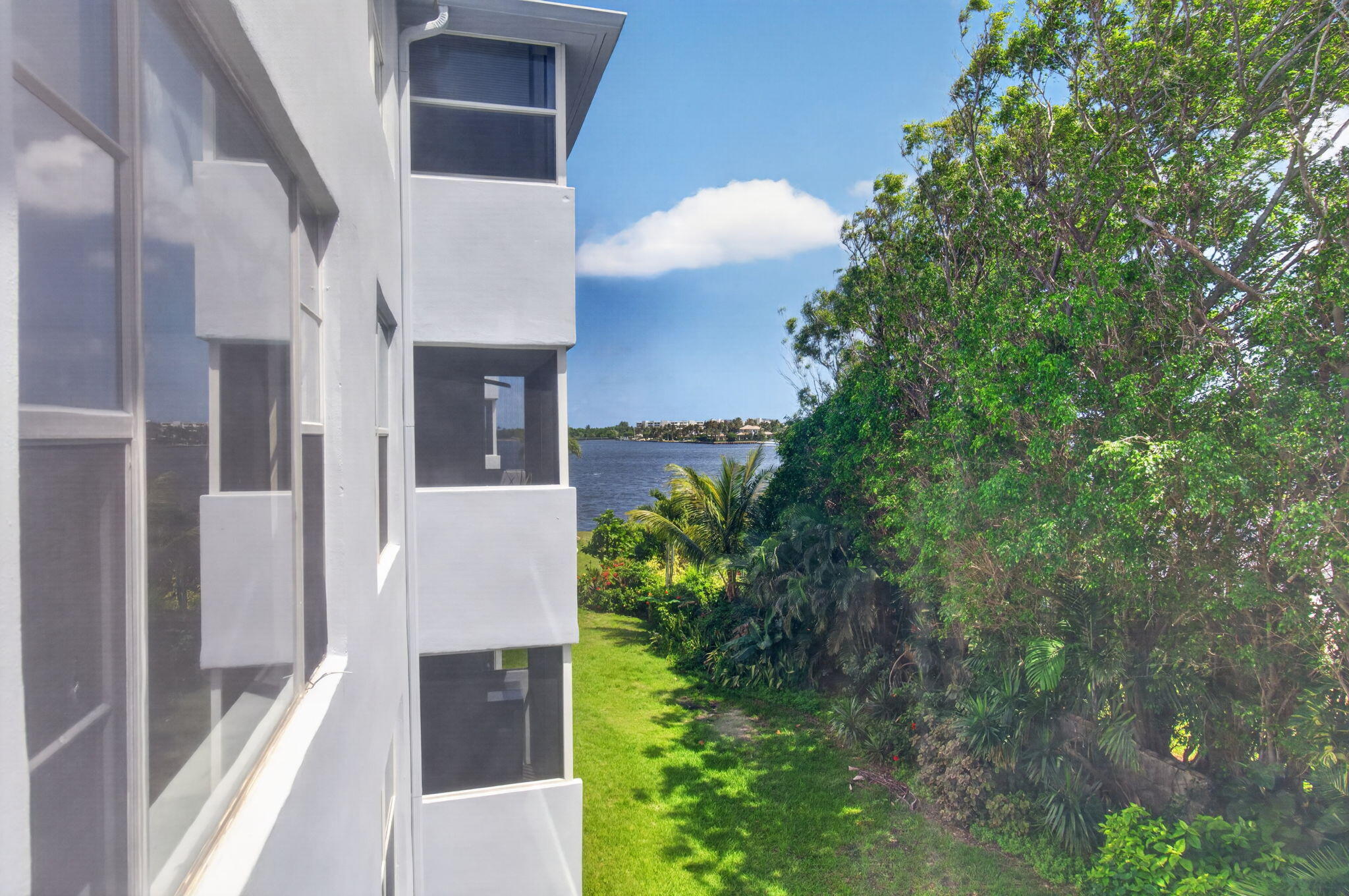 1810 New Palm Way 316