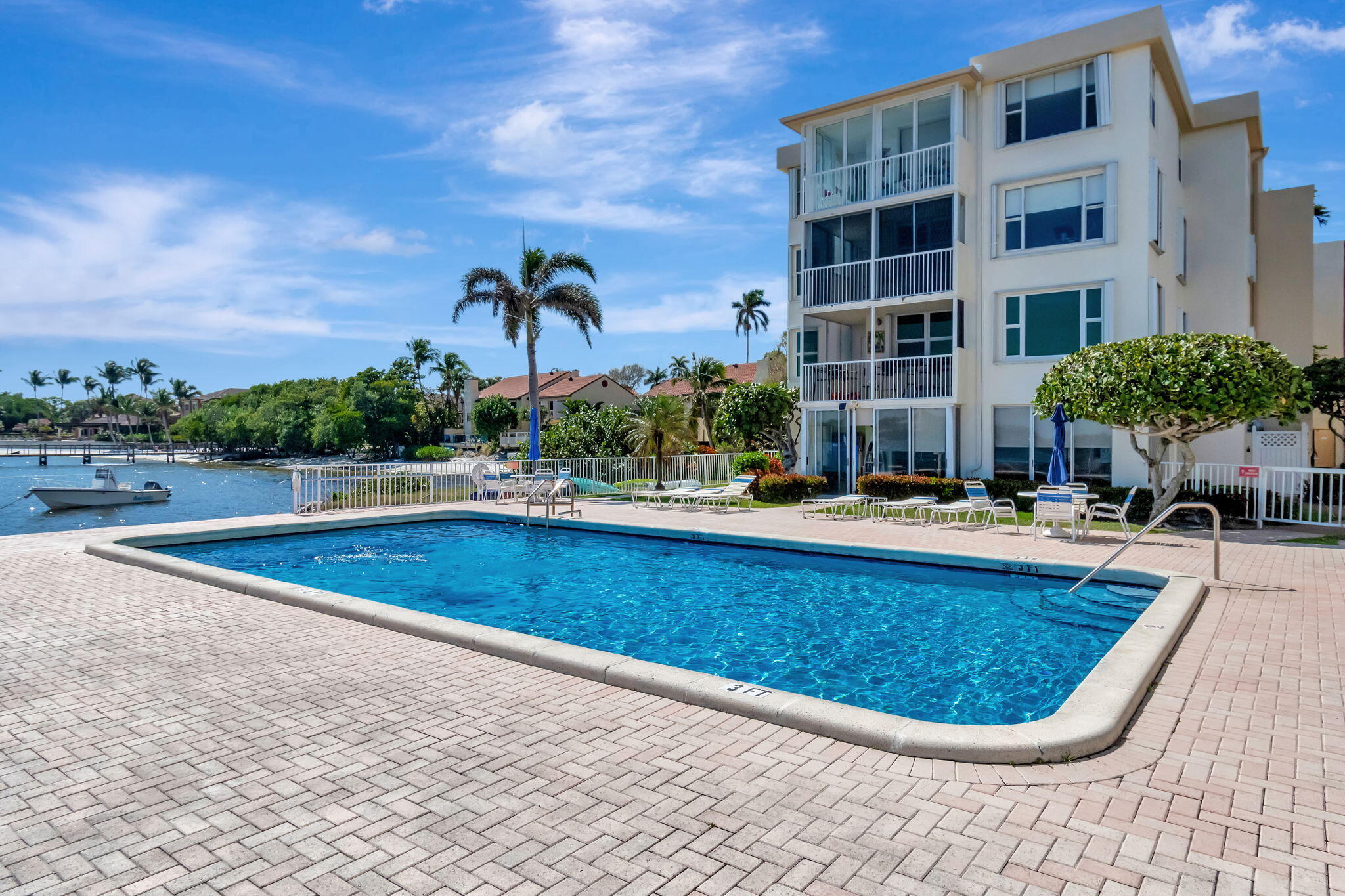 1810 New Palm Way 316