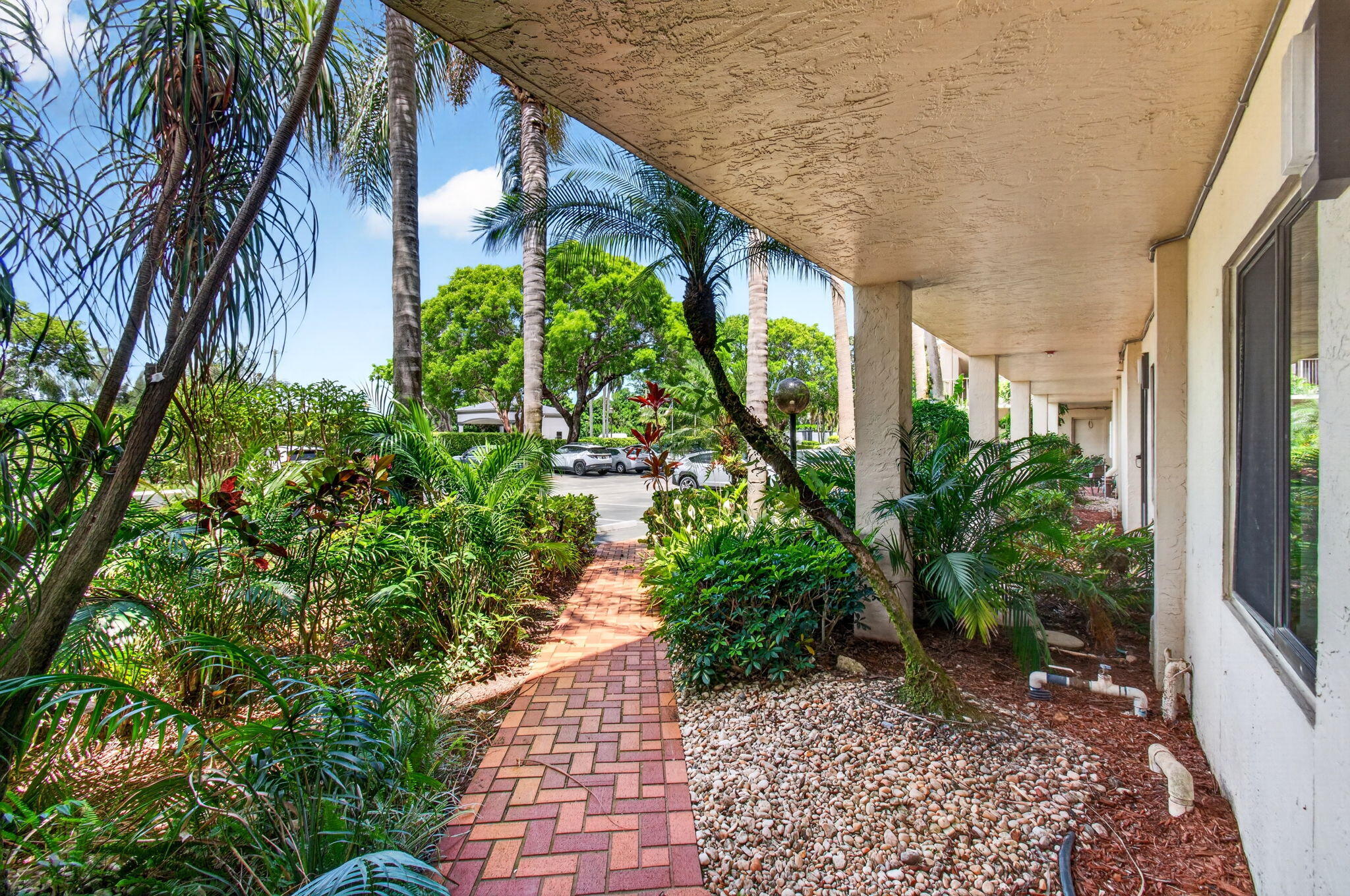 6655 Kensington Lane