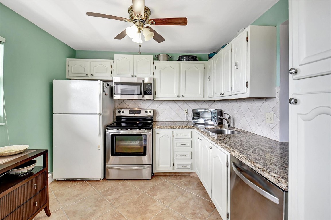 2520 NE 1st Ct 410