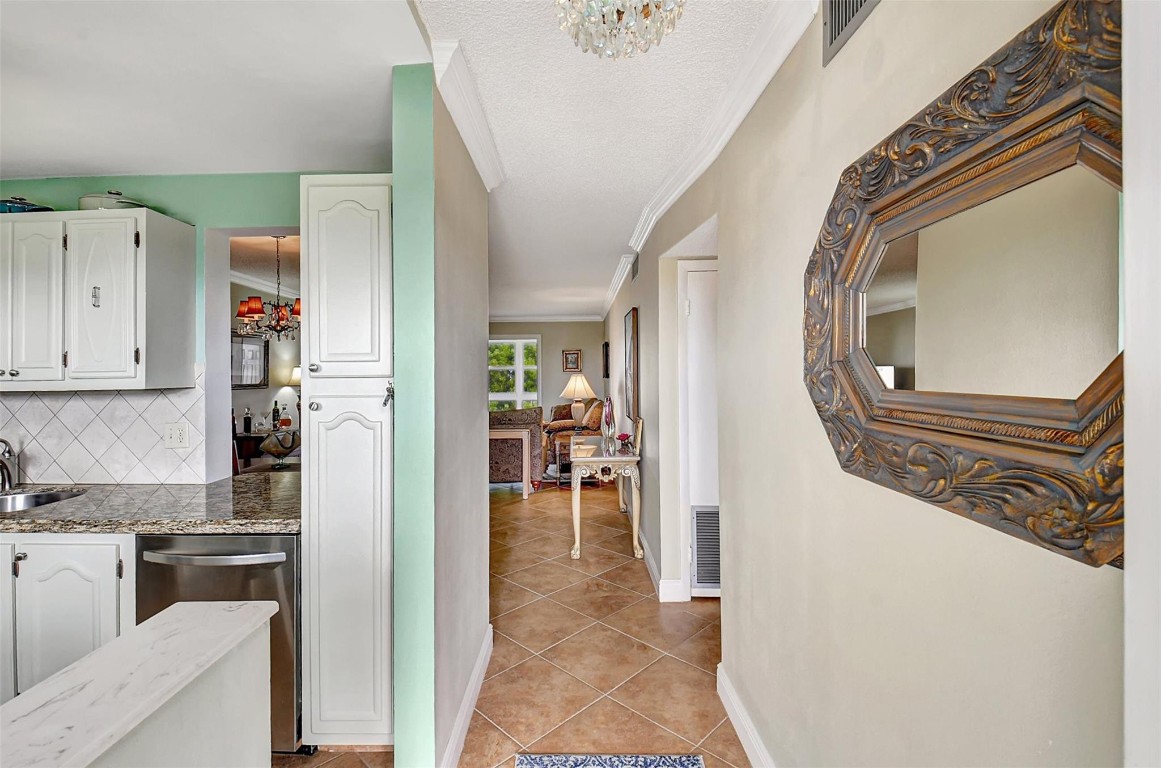 2520 NE 1st Ct 410