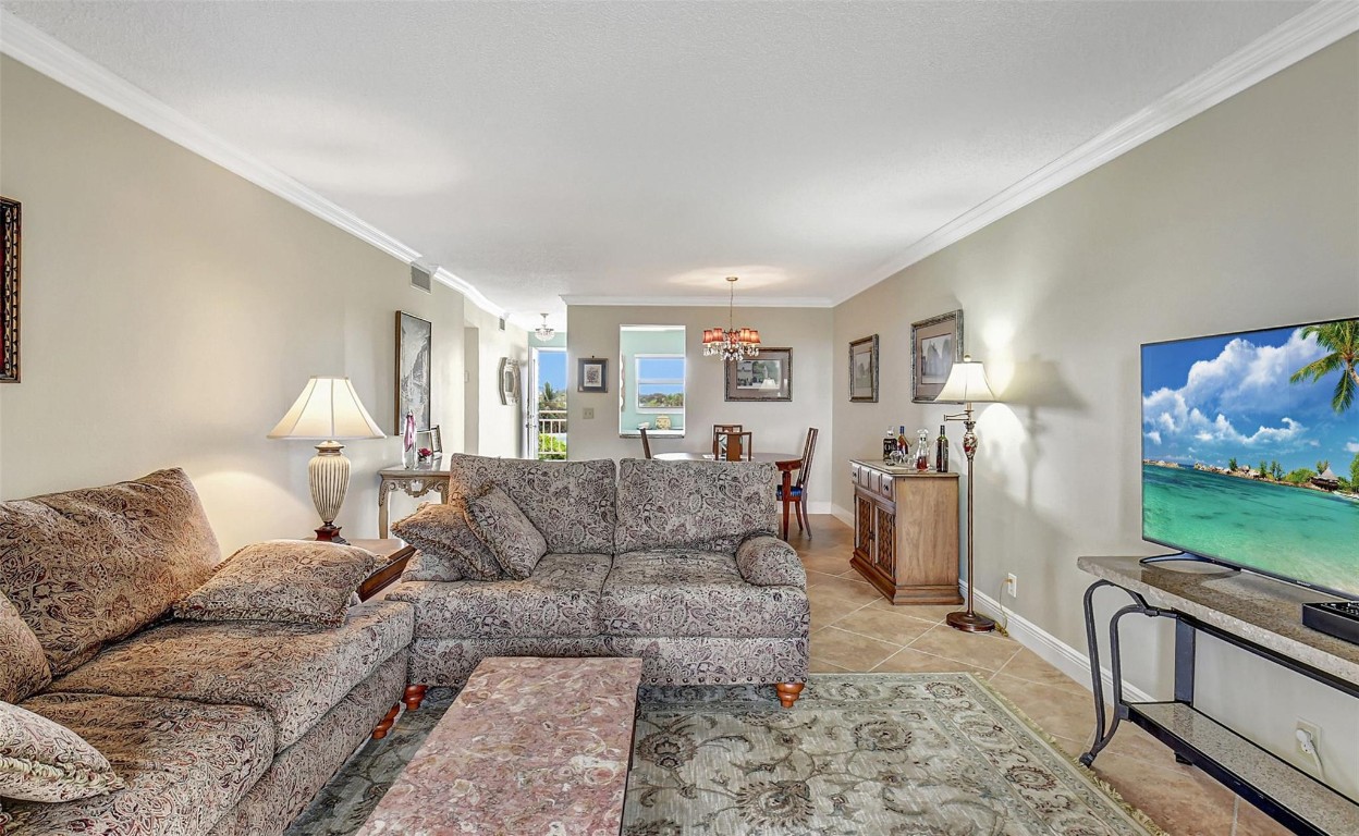 2520 NE 1st Ct 410