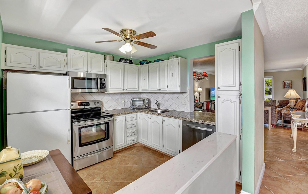 2520 NE 1st Ct 410