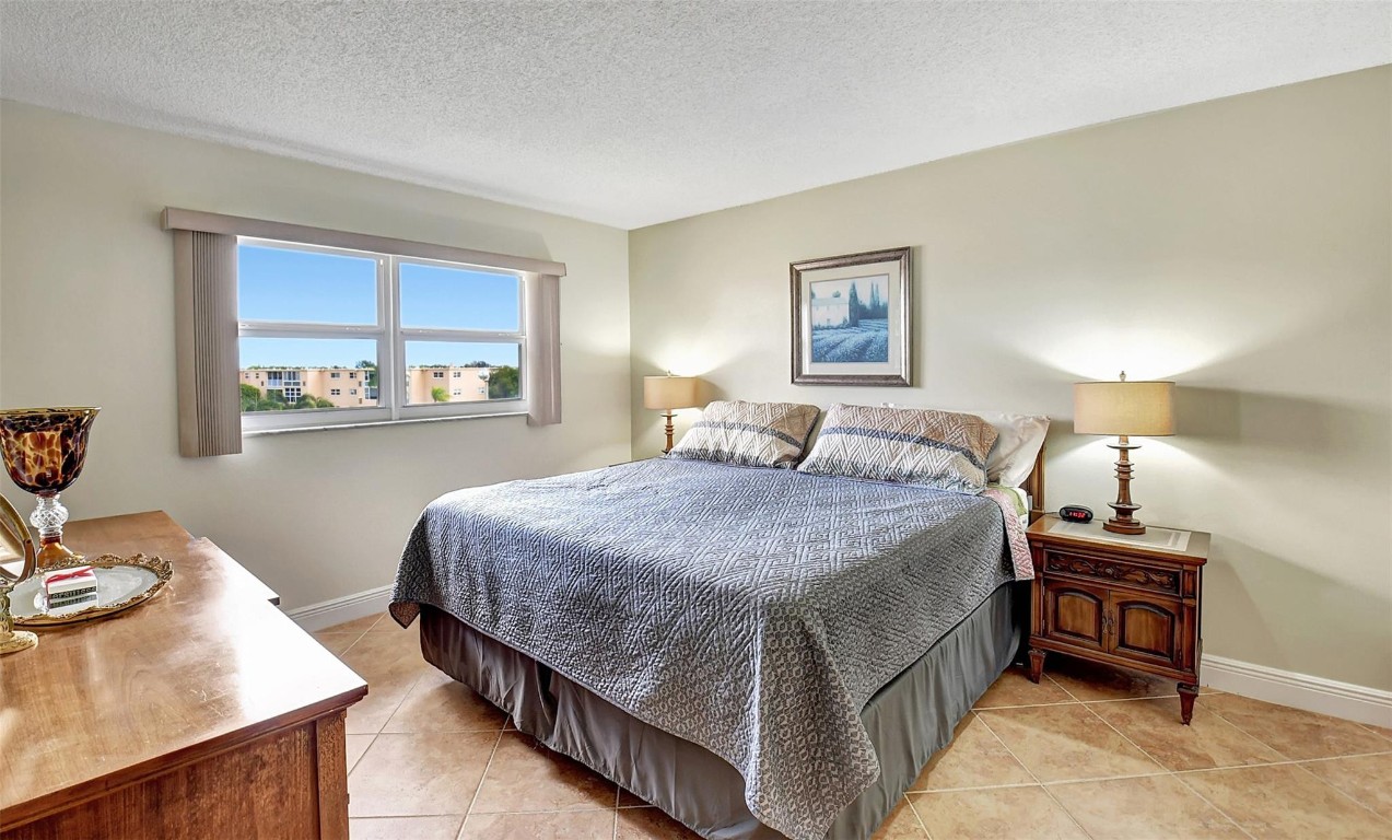 2520 NE 1st Ct 410
