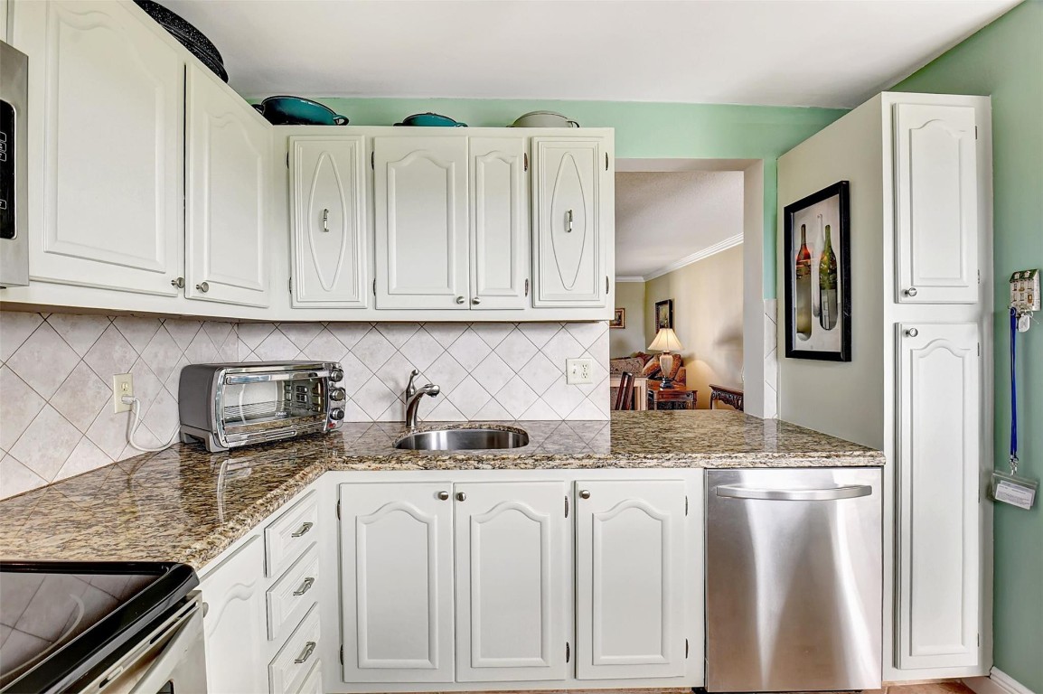 2520 NE 1st Ct 410
