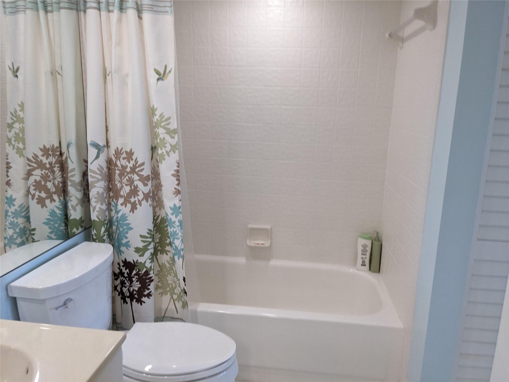 8200 E Lakeshore Dr 302