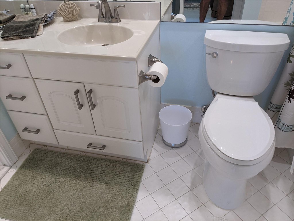 8200 E Lakeshore Dr 302