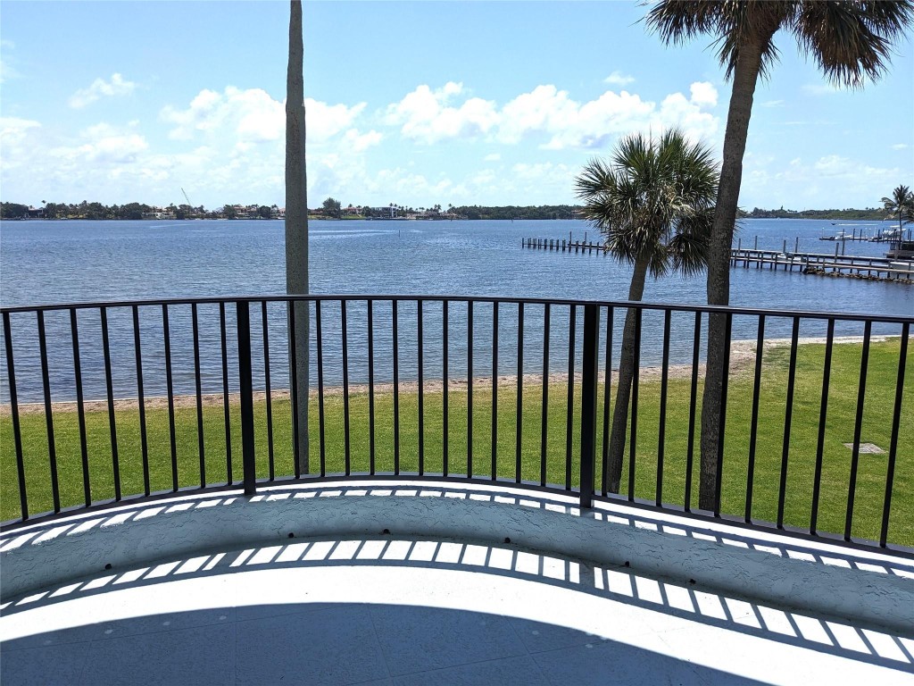 8200 E Lakeshore Dr 302